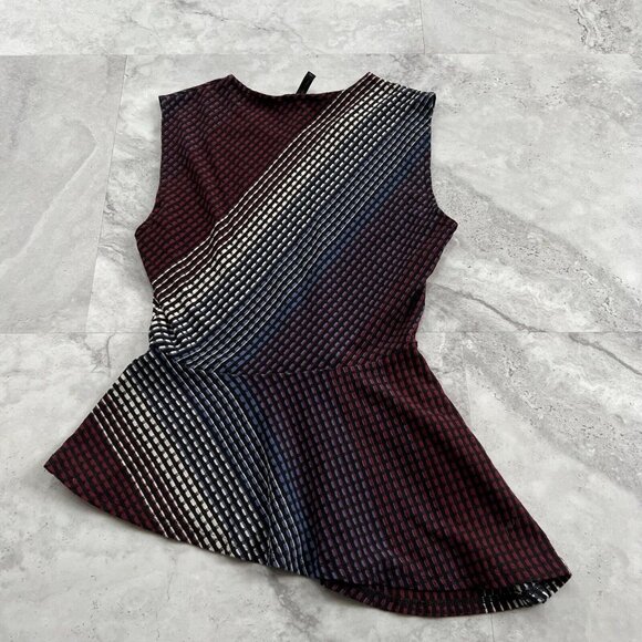 BCBGMaxazria Sleeveless Peplum Pattern Top Blue and Red Size Xsmall XS - Picture 2 of 5